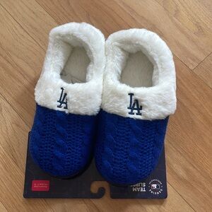 NWT LA Dodgers slippers
